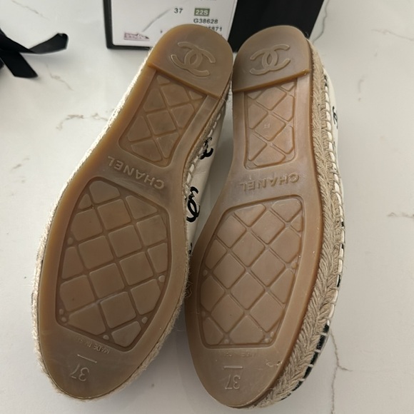 AUTHENTIC CHANEL ESPADRILLES from 22S FULL SET BLACK & WHITE CC Logos - Picture 10 of 10